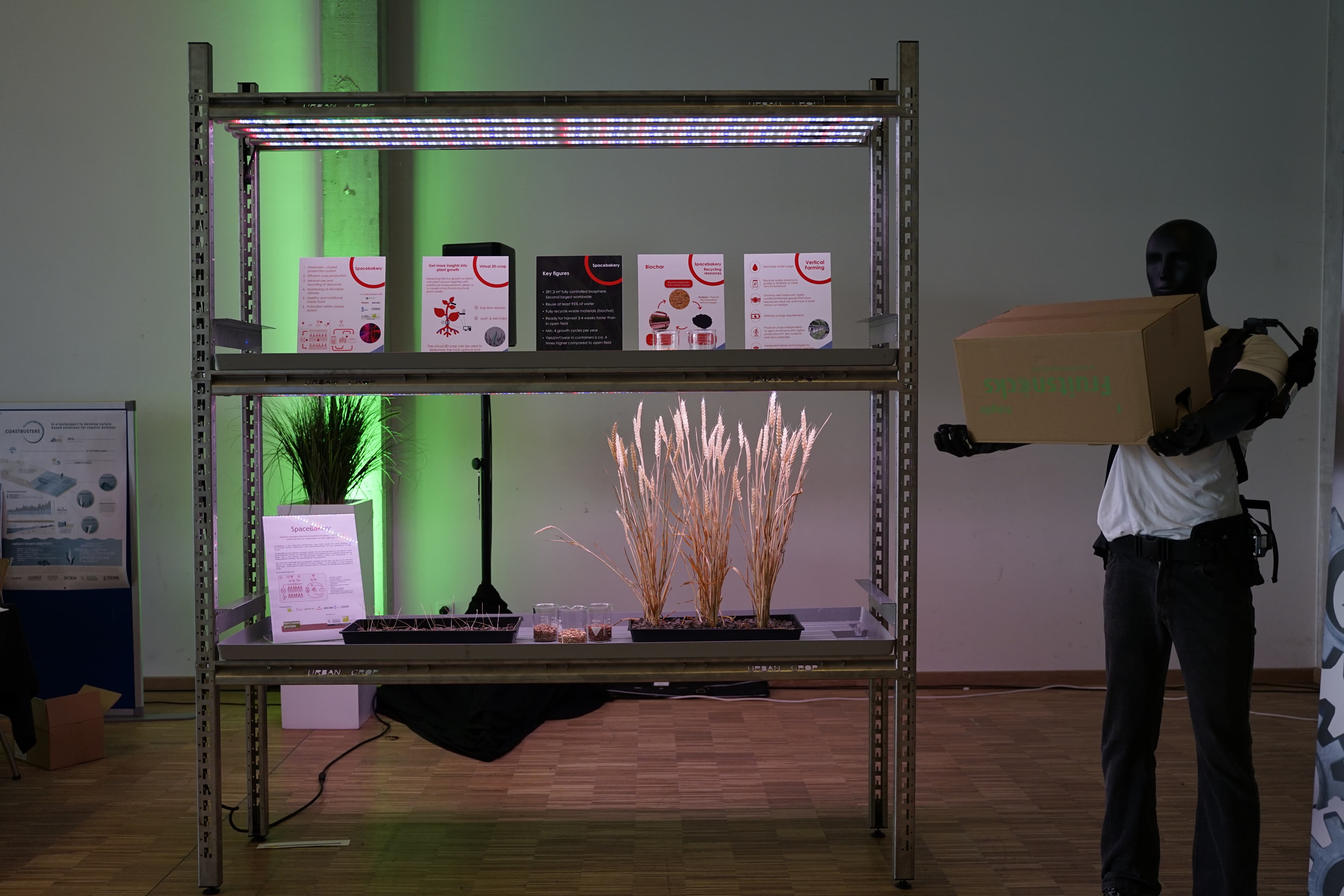 Urban Crop Solutions & Puratos opstelling op InnovFest